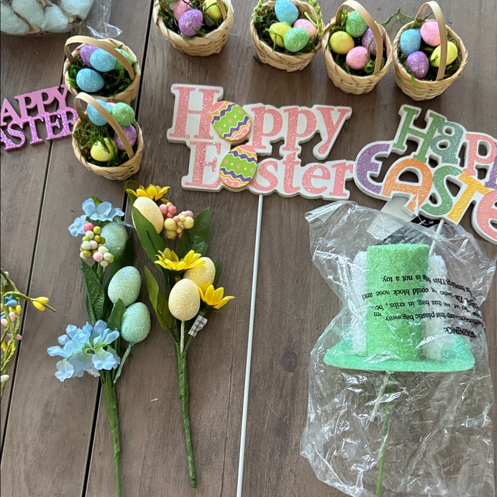 Assorted Easter Decorations - Picture 3 of 13